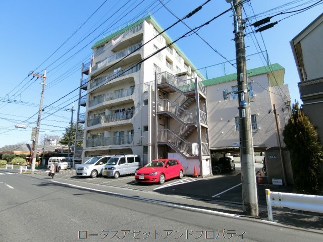コンドミニアム上井草｜コンドミニアム上井草は閑静な住宅エリアのマンションです。