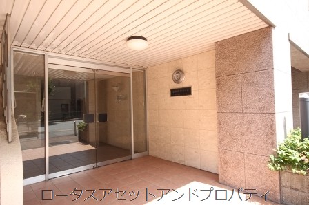 中野東豊マンションエントランス