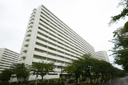 なぎさニュータウン５号棟｜なぎさニュータウン５号棟外観。５号棟は区立保育園を併設しています。