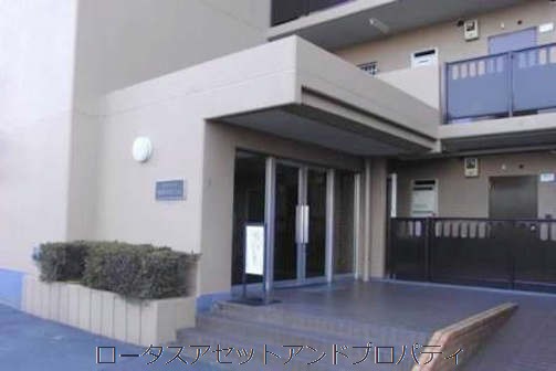 日商岩井西新井マンションエントランス｜エントランスです。