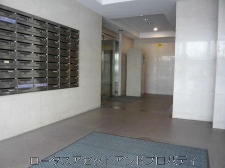 上野入谷シティハウス14｜宅配ボックスも完備されていますので、外出中でも荷物の受け取りがスムーズで便利です。