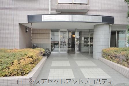 東急ドエル・アルス中野南台4098｜方南通りからのアプローチです。