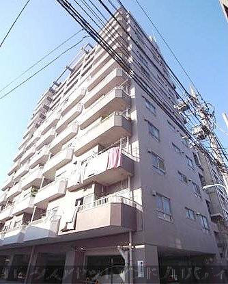 ライオンズマンション高円寺_外観1｜ライオンズマンション高円寺は昭和４７年築、１３階建てです。「新高円寺」駅近くの青梅街道沿いにあります。