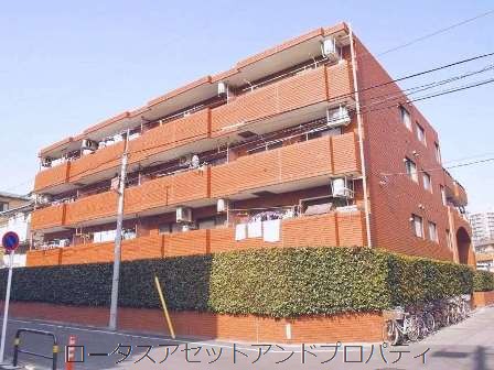 ロイヤルハイツ東綾瀬公園41012｜ロイヤルハイツ東綾瀬公園は昭和６０年築、４階建てのマンションです。重厚感あるレンガ調タイル貼りの外観です。近くには東綾瀬公園があり、周辺環境は緑の豊かな閑静な住環境です。