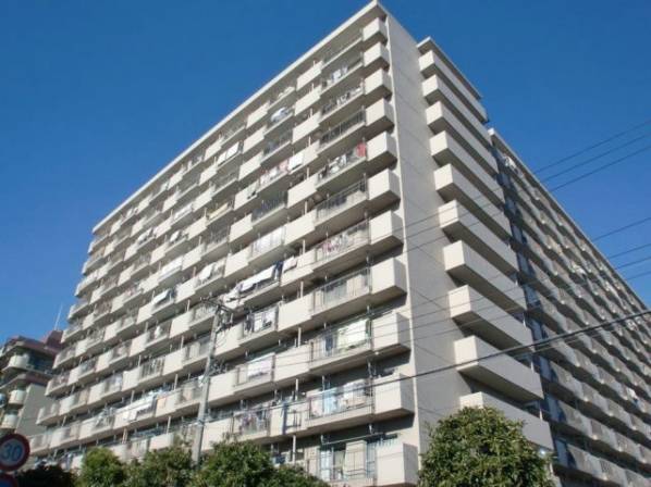 ゾンネンハイム北砂は昭和５６年築地上１２階建ての大規模マンションです。都営新宿線「西大島」駅、「大島」駅が利用可です。