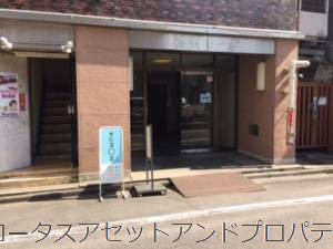 事務所も入るビルです。人通りがある分、かえって安全かもしれませんね。