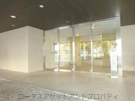 小石川ザ・レジデンスイーストスクエア2139｜小石川ザレジデンスイーストスクエアのエントランスには車寄せがあります。エントランスとしての佇まいがあります。