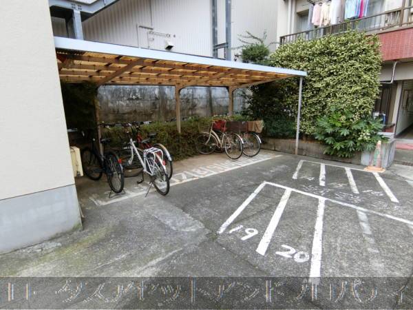 富士見マンションエントランス｜駐輪場です。