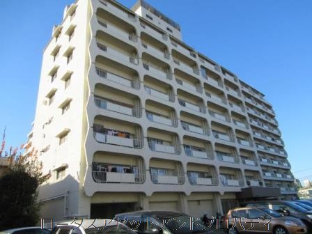 日商岩井方南町マンション615内装2｜日商岩井方南町マンションは昭和４６年築、１１階建ての大規模マンションです。環七通りから200ｍほど入った住宅地にあり、静かで落ち着いた住環境です。