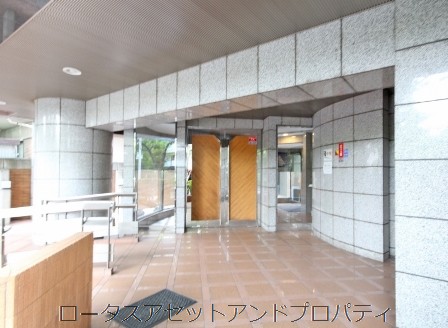 ライオンズヴィアーレ練馬春日町エントランス２｜管理が行き届いています。