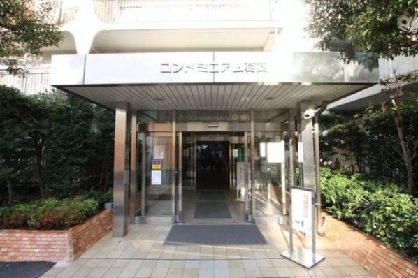 エントランスはフラットなのでお子様にも高齢の方にもスムーズなご利用がいただけると思います。