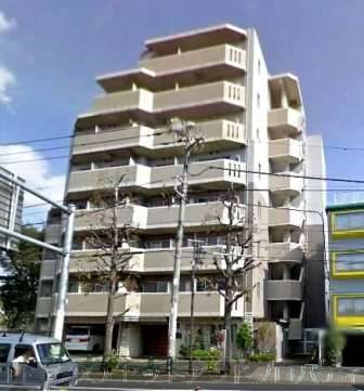 メインステージ高井戸外観1｜道路沿いに面した外観は、直線的でスマートな印象を与えます。街並みに馴染みつつも、しっかりとした存在感があります。