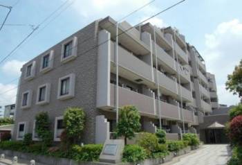 大通りに面していないため静かな住環境がうれしいマンションです。