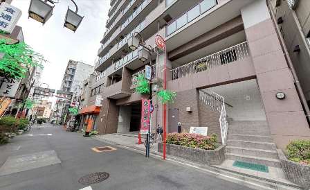 ファミール浅草一丁目3031｜防犯はオートロックシステムで管理されており安心を確保しています。駐車場は１階部分です。