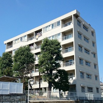 牛込中央マンション外観｜牛込中央マンションは、昭和42年築、6階建てのマンションです。