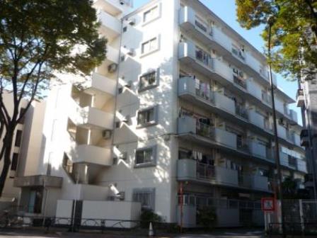 第２北烏山ヒミコマンション外観｜第２北烏山ヒミコマンションは世田谷区給田4丁目にある甲州街道に面した６階建てのマンションです。
