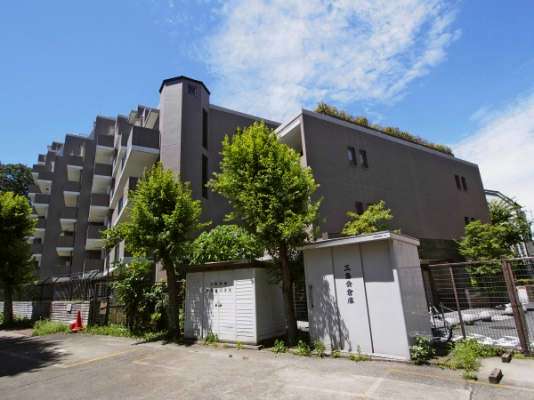 パストラルハイム面影橋｜パストラルハイム面影橋は平成４年築、９階建ての大規模マンションです。新宿区立甘楽園公園に隣接しています。