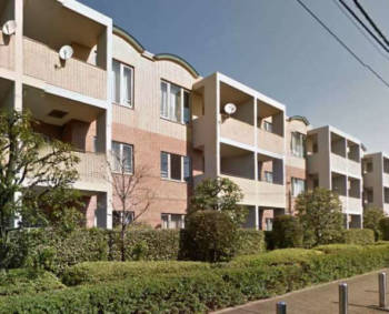 3階建てのハイクオリティ低層マンションです周辺は閑静な住宅地で徒歩3分以内に公園や緑地が多数点在し、幼稚園・小学校も徒歩2分ほどの距離にあります。