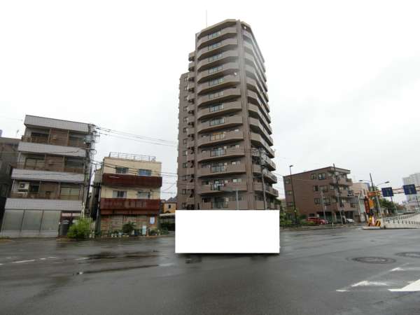 ダイアパレス東陽町２外観共用部10｜ダイアパレス東陽町２の建物を南西から見た様子です。