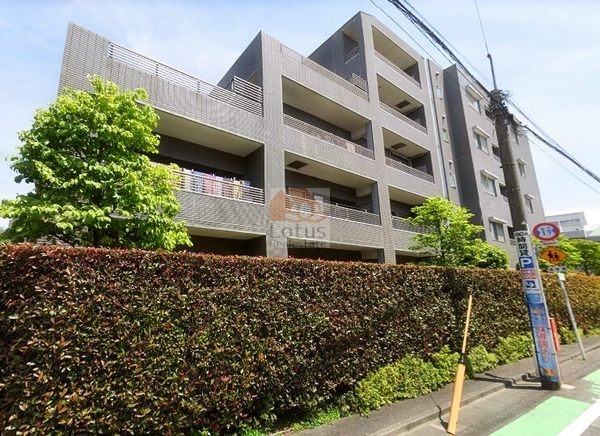 エクレールガーデン鷺ノ宮外観４｜エクレールガーデン鷺ノ宮は平成12年築、5階建てのマンションです。