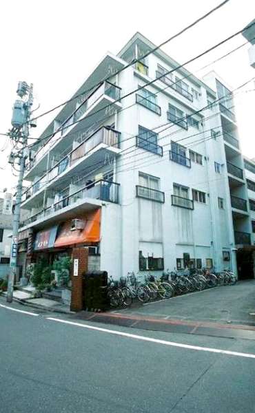 新宿第２コーポ1｜新宿第２コーポの外観です。１階部分は飲食店などがあります。