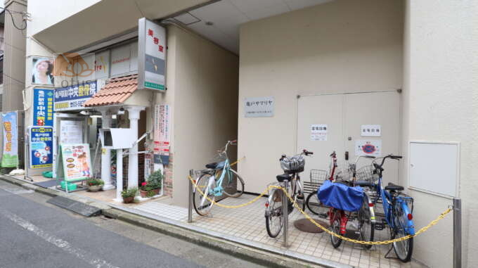 亀戸サマリヤマンションエントランス2｜裏通り側にもあります。駅はこちらのほうが近いです。