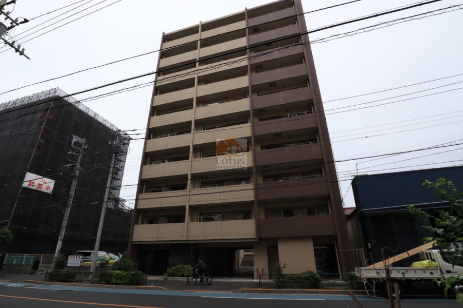 ランドステージ葛飾ウエストレジデンス外観2｜ベージュ系の落ち着いた色合いのマンションです。