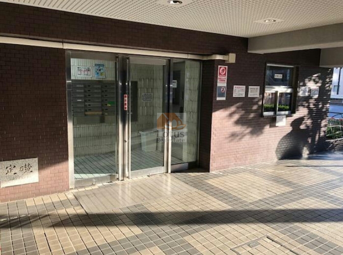 セントヒルズ東日暮里エントランス１｜明治通り沿いに立地します。