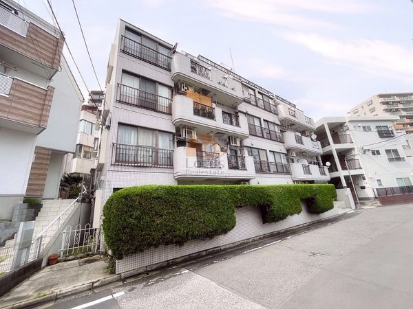 ワコー石神井公園マンション外観2｜ワコー石神井公園マンションは昭和58年築、5階建てのマンションです。