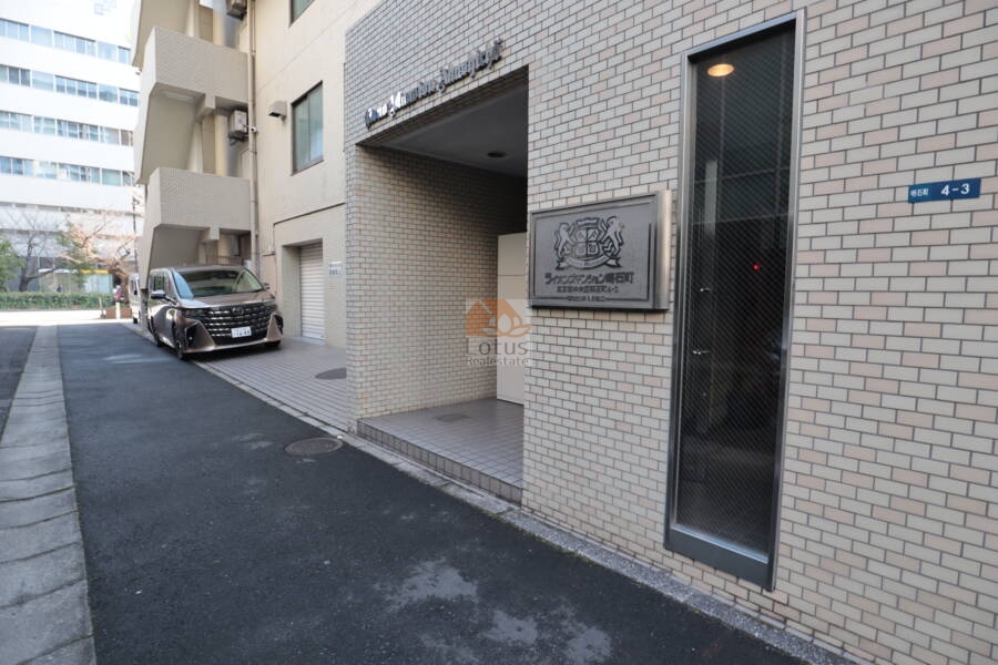 ライオンズマンション明石町エントランス1