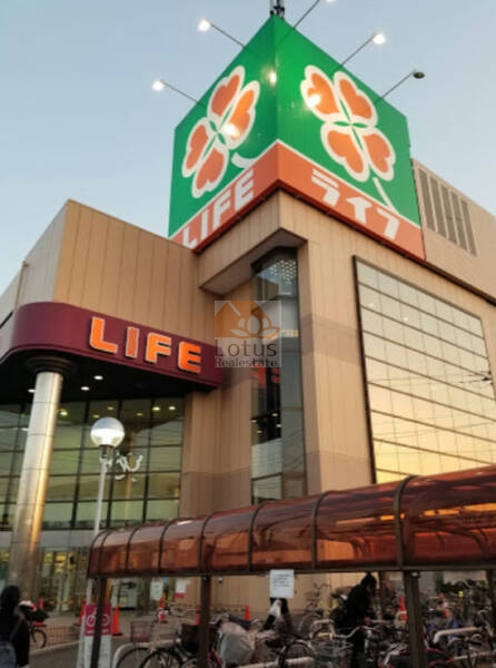 ライフ竹の塚店｜徒歩5分に「ライフ竹の塚店」があります。