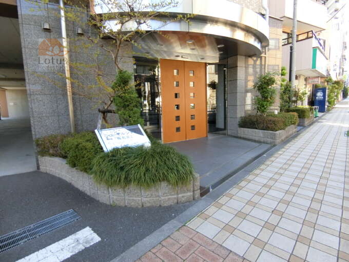 ローヤルシティ梅島第２外観共用部1｜エントランス