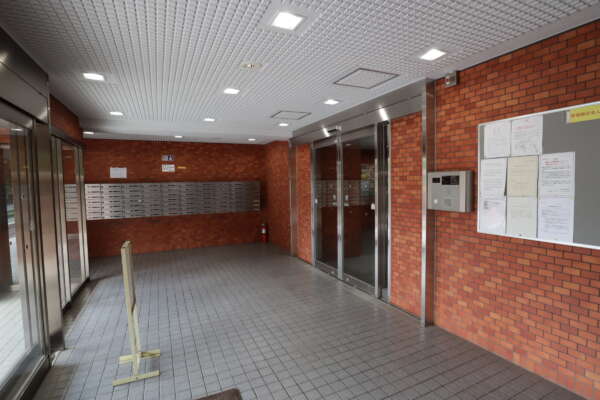 シャンボール南砂共用部1｜オートロック付きで安心です。