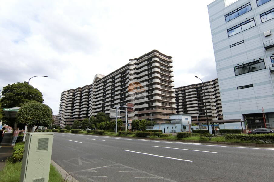 アリーナコースト外観1｜アリーナコースト環七通りに立地します。