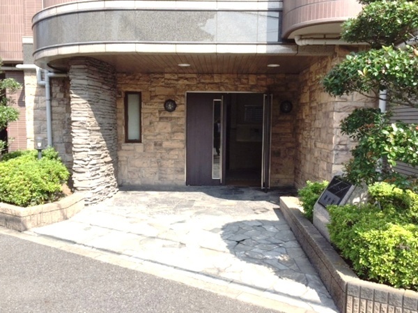 レクセルガーデン新小岩エントランス１｜管理体制良好です。