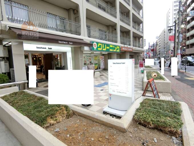練馬サマリヤマンション外観・共用部5｜エントランス内部に入ると大型のエントランスホール、エレベータは複数あります。