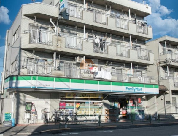 ファミリーマート まるいし八幡山店