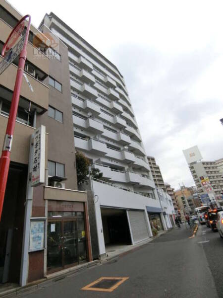 ジュネス練馬外観・共用部8｜目白通り側から見た建物の様子です。