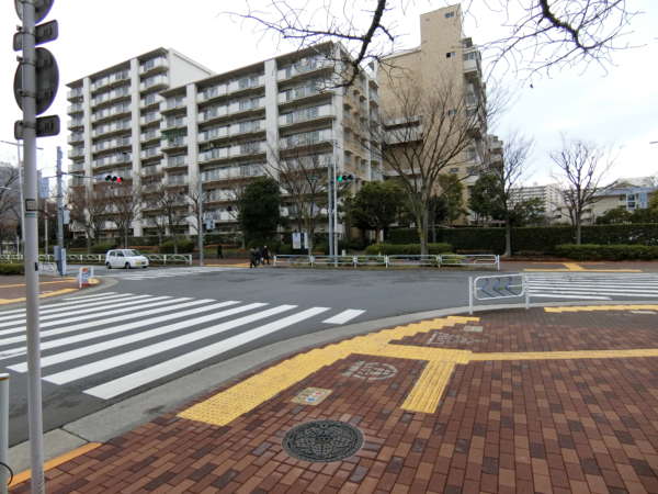清新南ハイツアプローチ19｜行き当たったところが、清新南ハイツとなります。