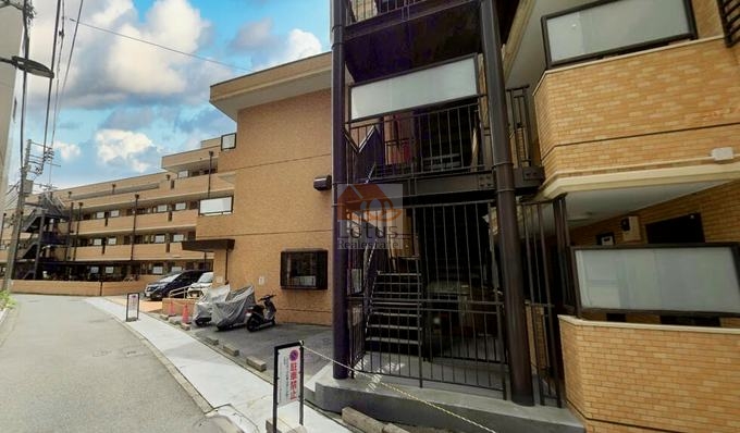 ライオンズマンション下落合外観5｜ライオンズマンション下落合は5階建てのマンションです。