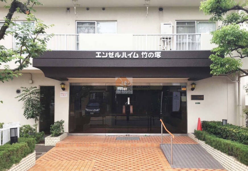 エンゼルハイム竹の塚12｜竹ノ塚駅より駅徒歩16分の立地ですが公園、学校、スーパー・ストア、コンビニ郵便局、医療機関等などは一通りあり、生活については不足ありません。