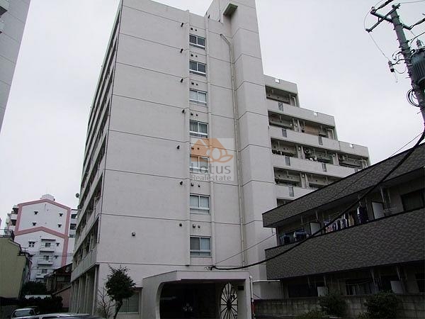 大雄マンション外観｜大雄マンションは８階建てのマンションです。蔵前橋通りから一歩入った住宅地です。総武線・新小岩駅が徒歩圏内です。
