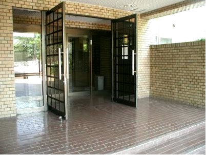東陽町公園ハイツ壱番館エントランス｜エントランスです。