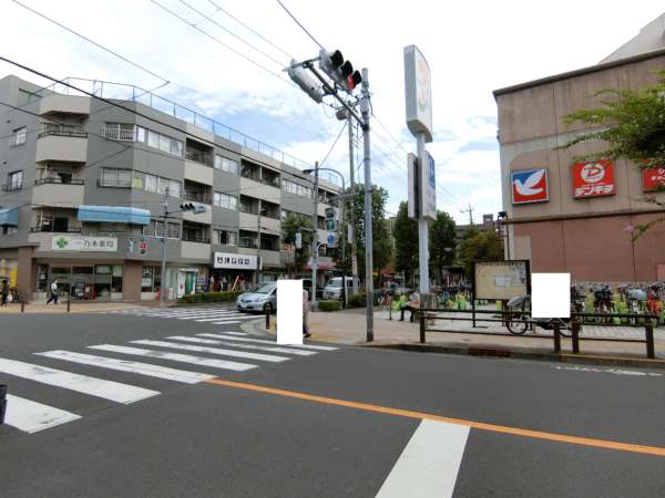 日商岩井竹の塚マンションアプローチ8｜ヨーカドーを右に進みます。