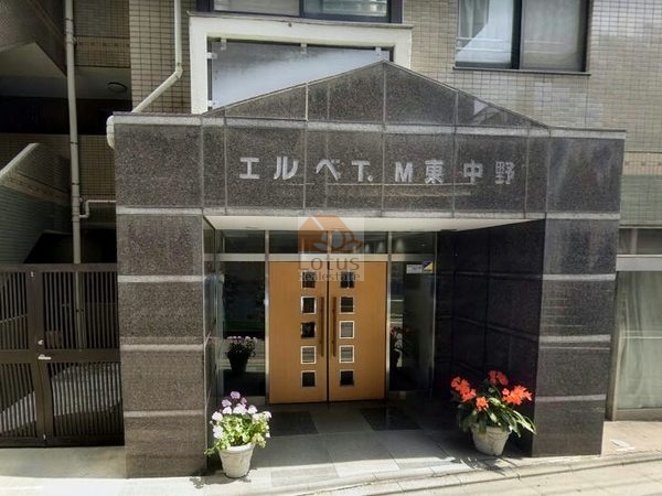 エルベＴ・Ｍ東中野エントランス２｜エントランスはオートロック付きです。