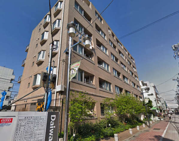 デュオ・スカーラ杉並井草外観｜デュオスカーラ杉並井草は平成１４年築の６階建てのマンションです。「井荻」駅から徒歩２分にあります。ペット飼育可能です。公園が近くにあるのでお散歩に便利です。