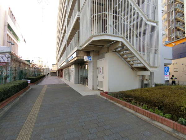 高砂スカイマンション外観共用部2｜マンションの一部は