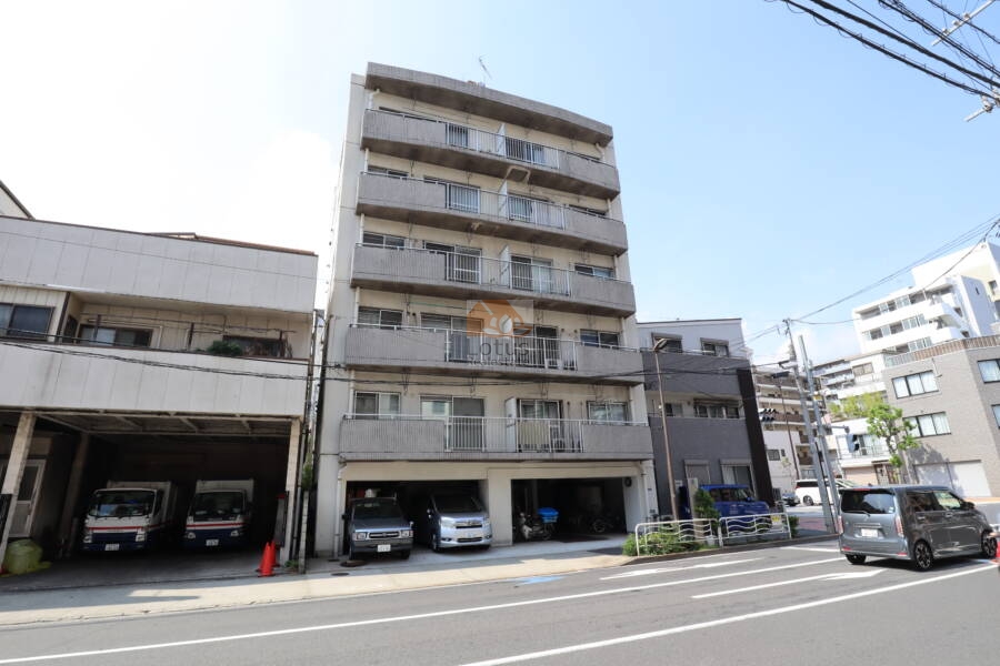 グランドメゾン扇橋は、1982年（昭和57年） 3月に建てらえた7階建てのマンションです。