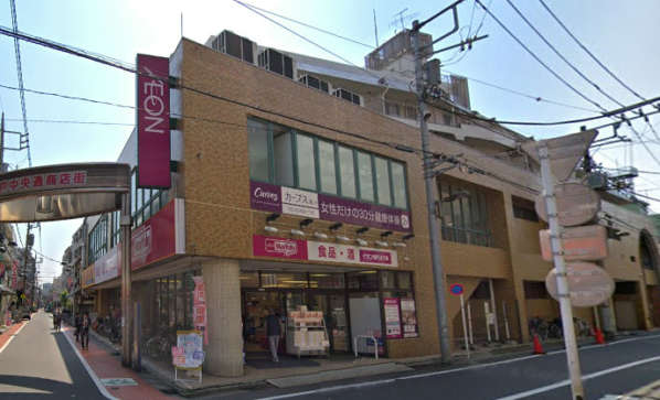 亀戸センタープラザ外観４｜亀戸センタープラザは８階建ての中規模マンションです。亀戸駅から徒歩５分、中央通商店街沿いにあります。１階にはスーパーが入っていています。