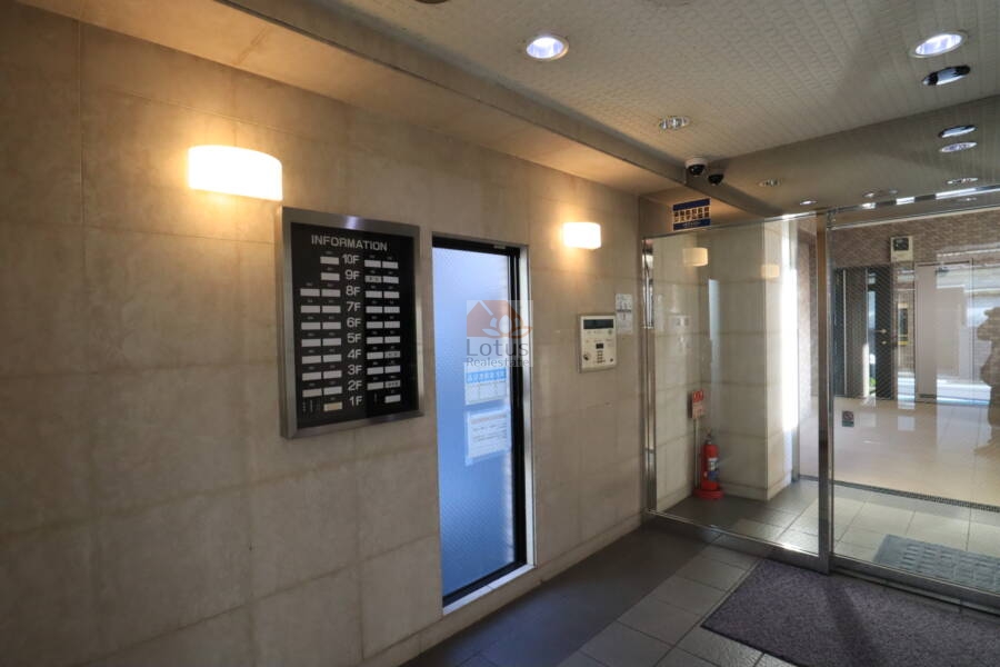 ライオンズステーションプラザ新小岩共用部1｜オートロック付きで安心です。